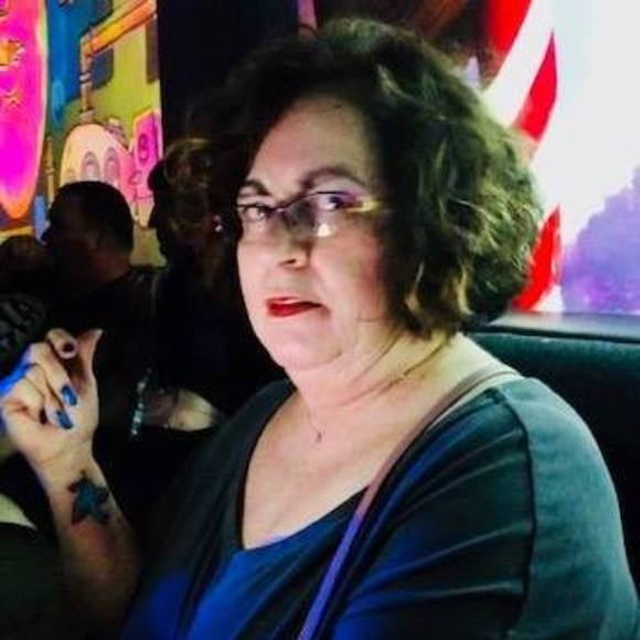 Meet your Posher, Becki - Picture 1 of 1